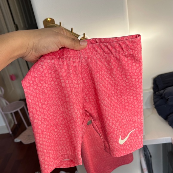 Nike Kids Pink Workout set - Picture 3 of 4